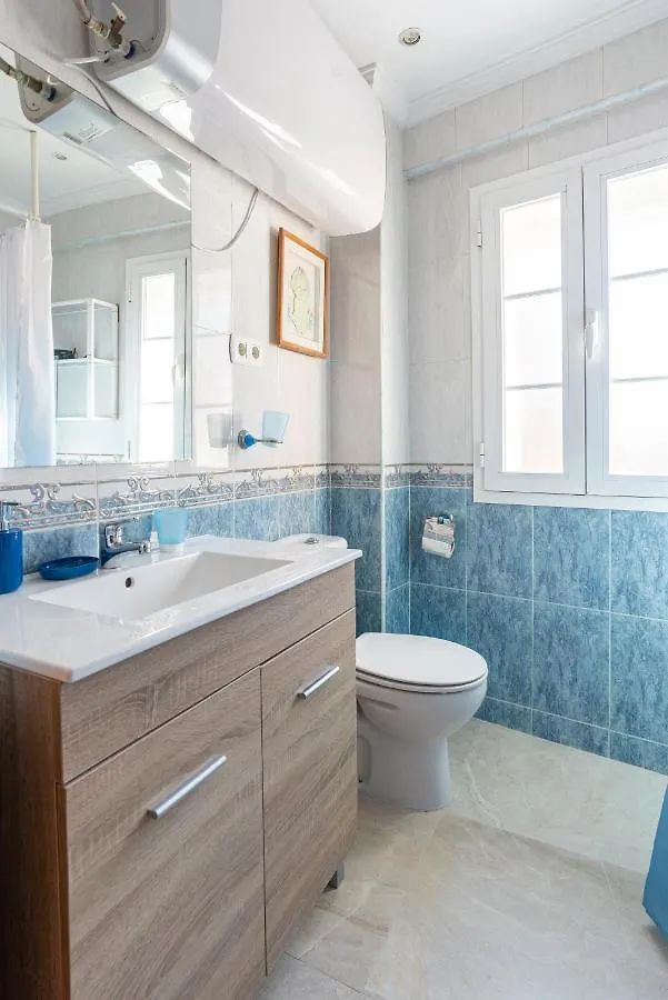 Rooms Breeze & Sun Малага Гостевой дом